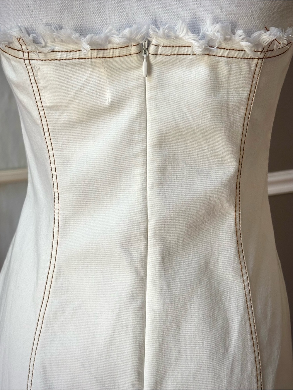NWT Mika & Gala Strapless Mini Dress Ivory Fringe Button Detail M - Picture 5 of 13